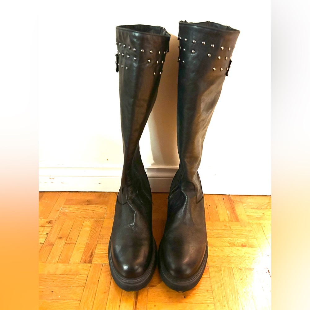 Studded soft leather Emanuele Cranston boots, size EU39